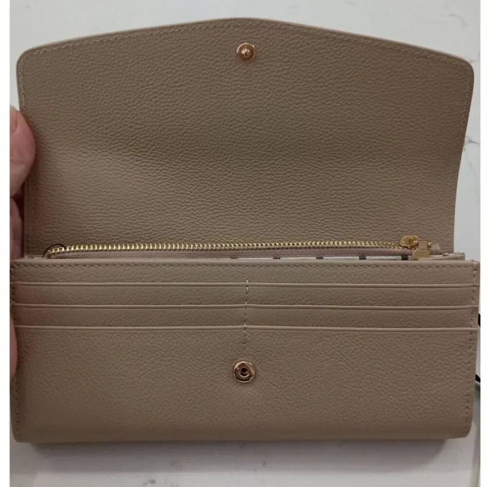 NWT Moncrief London Tillie luxury Italian leather wallet, Sesame. MSRP $360